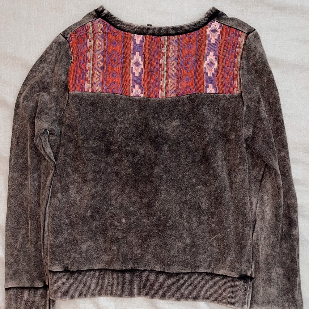 Stone-Washed Aztec Sweatshirt - Picture 2 of 4